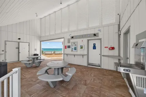 4390 Exeter Drive Longboat Key FL 34228