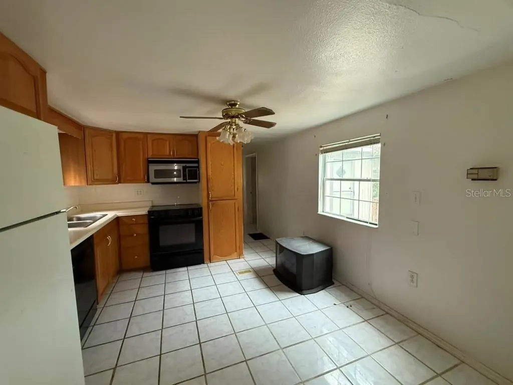 27416 Walnut Avenue Okahumpka FL 34762