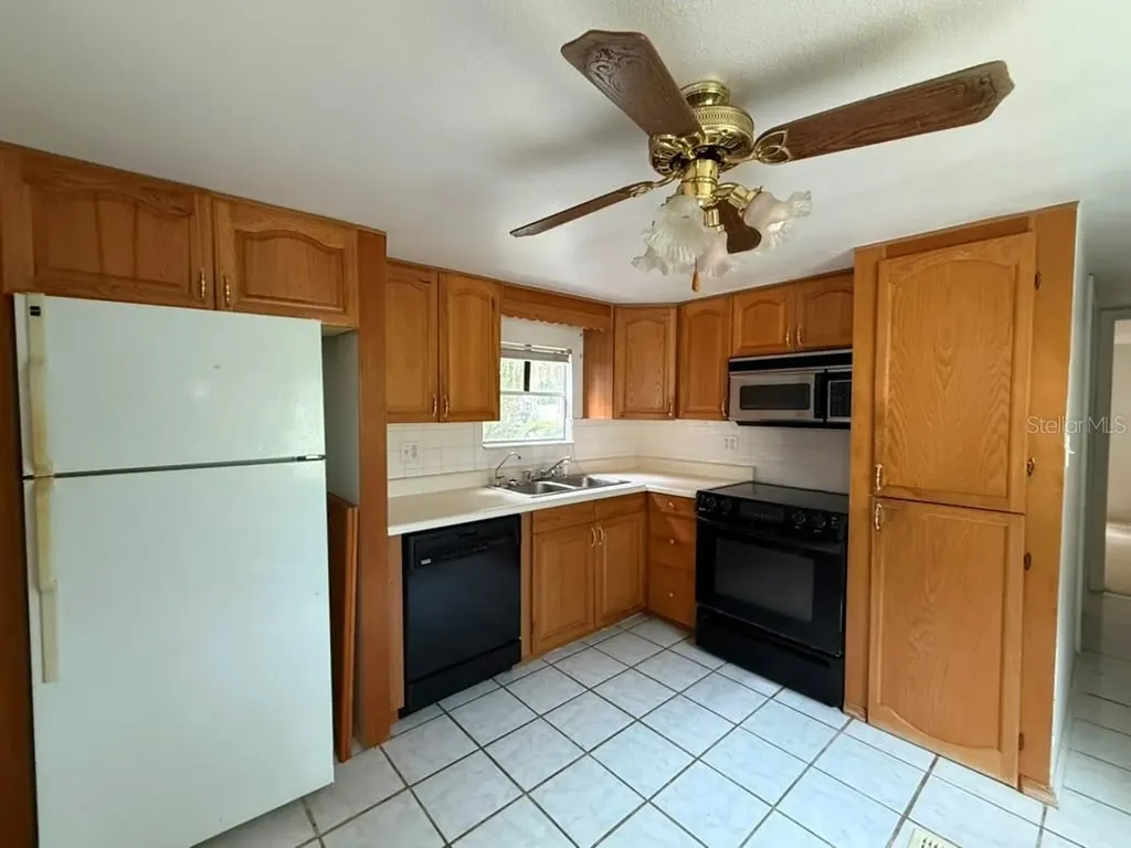 27416 Walnut Avenue Okahumpka FL 34762