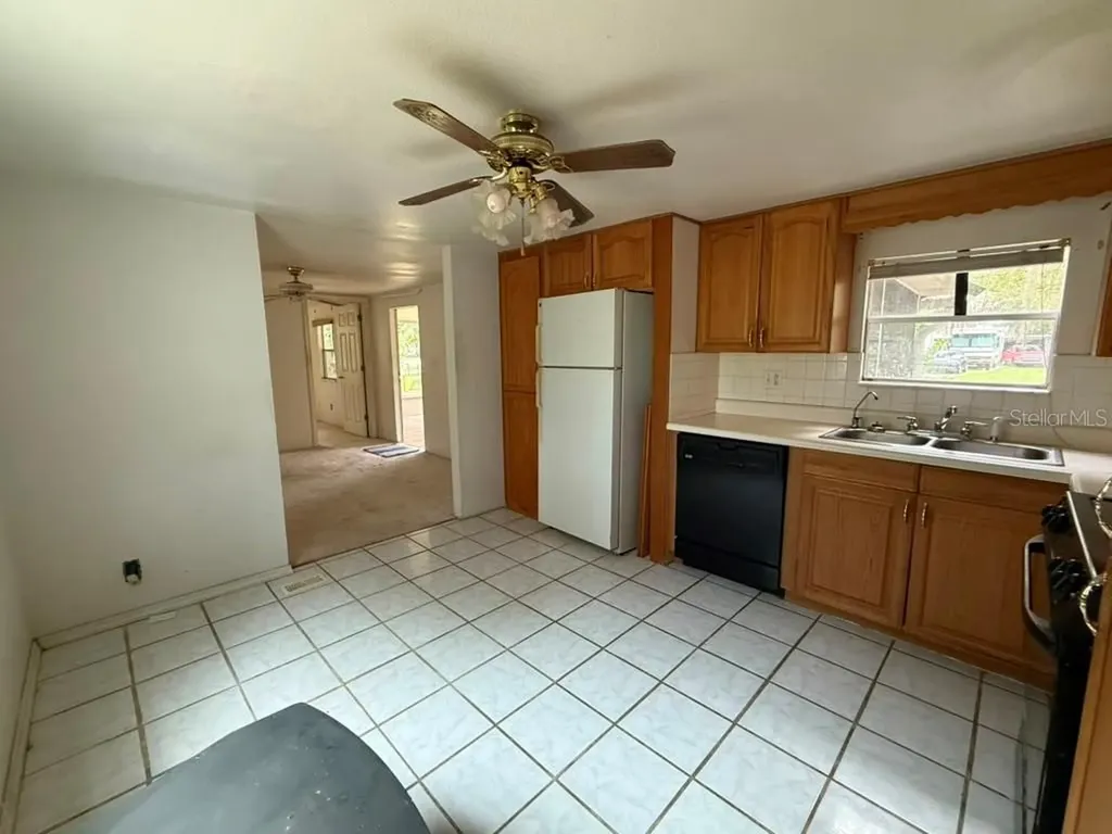 27416 Walnut Avenue Okahumpka FL 34762