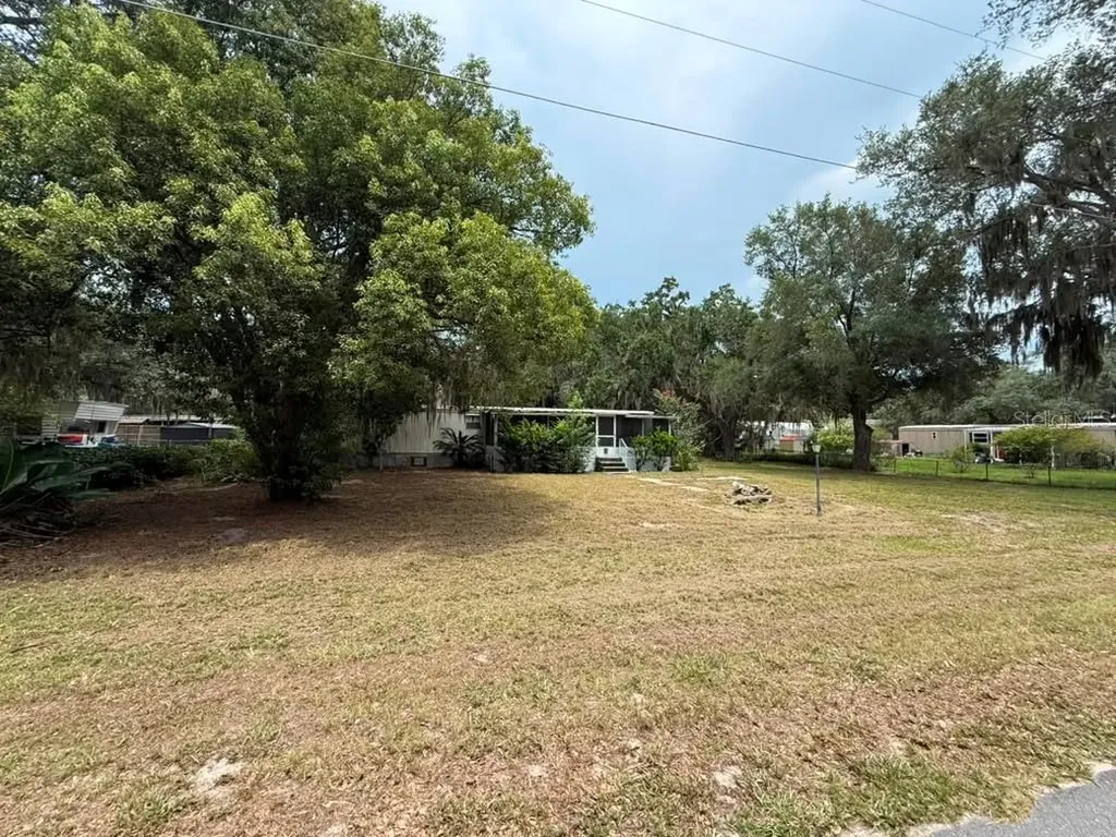 27416 Walnut Avenue Okahumpka FL 34762