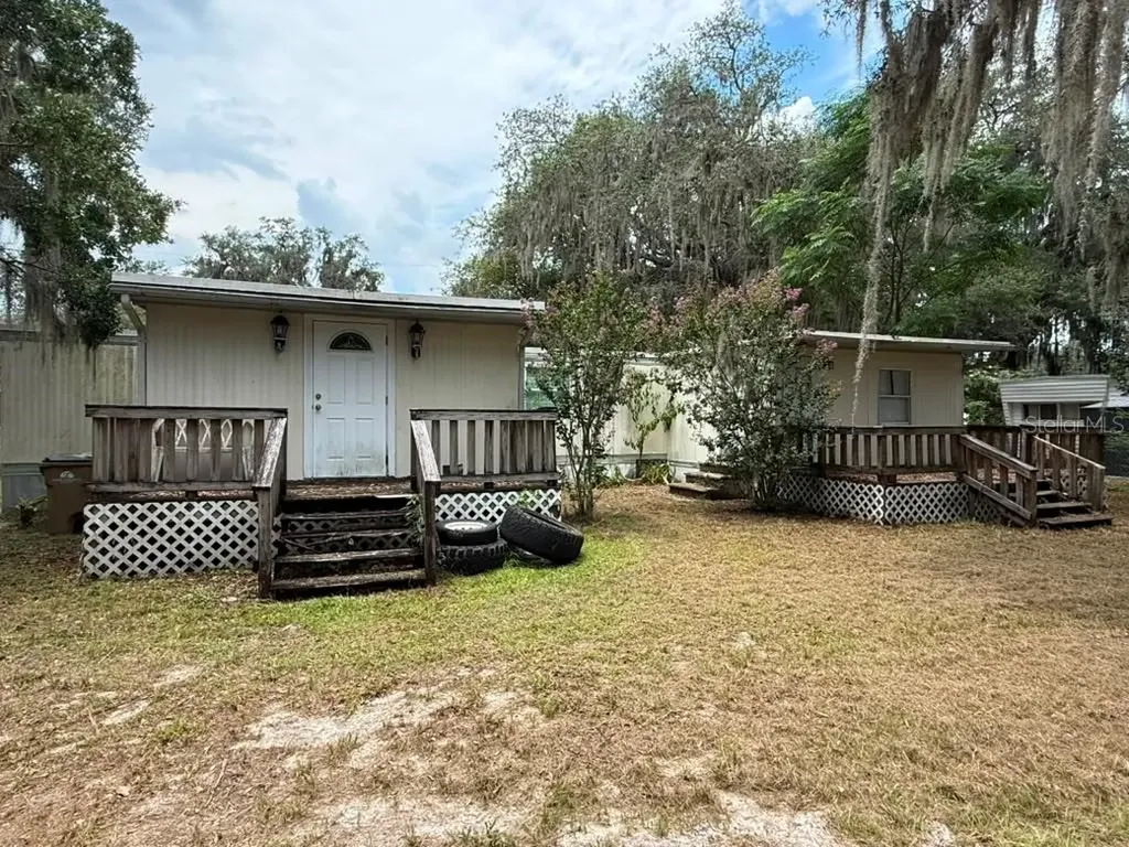 27416 Walnut Avenue Okahumpka FL 34762