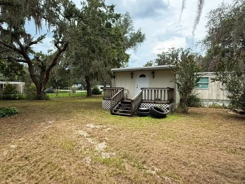 27416 Walnut Avenue Okahumpka FL 34762