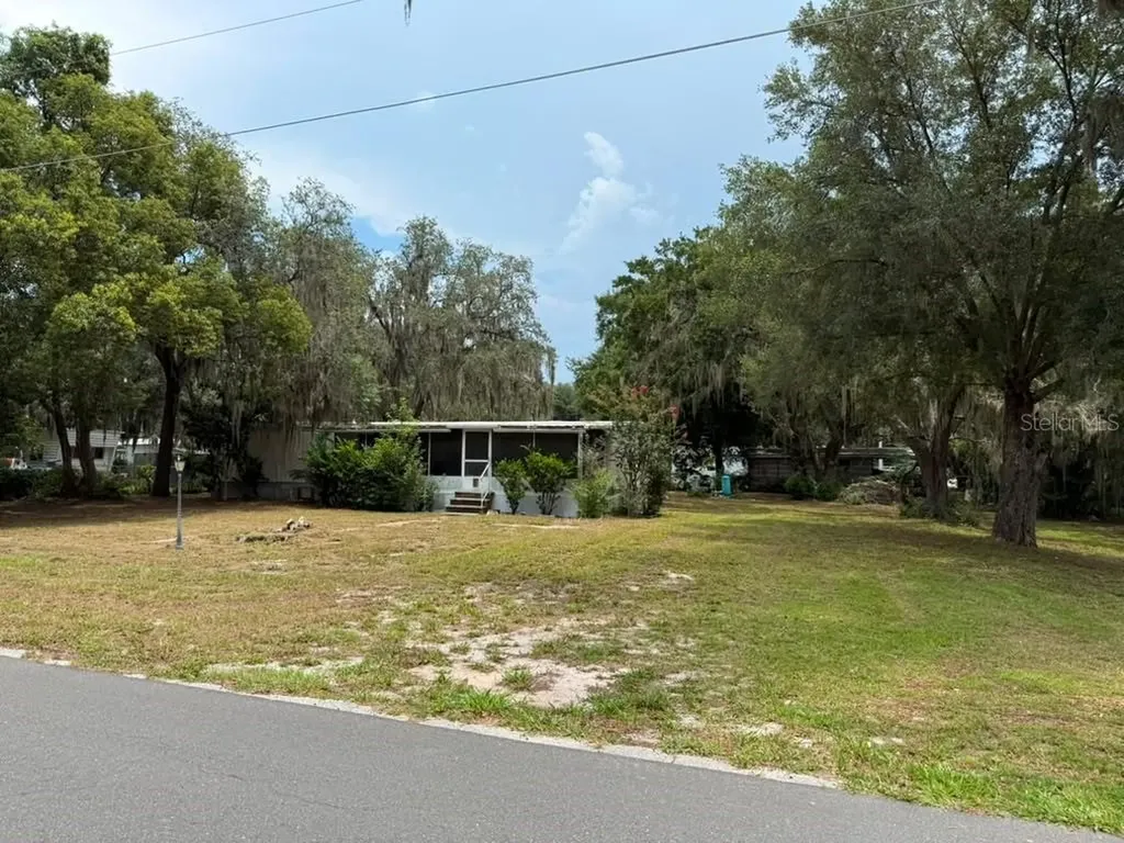 27416 Walnut Avenue Okahumpka FL 34762