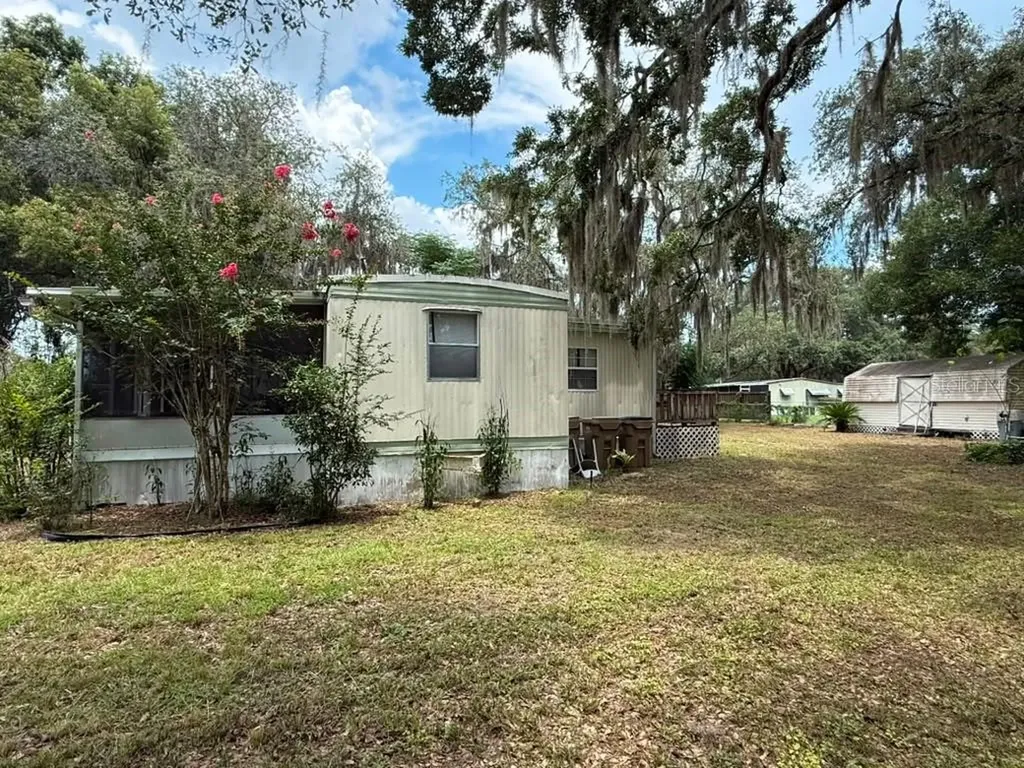 27416 Walnut Avenue Okahumpka FL 34762