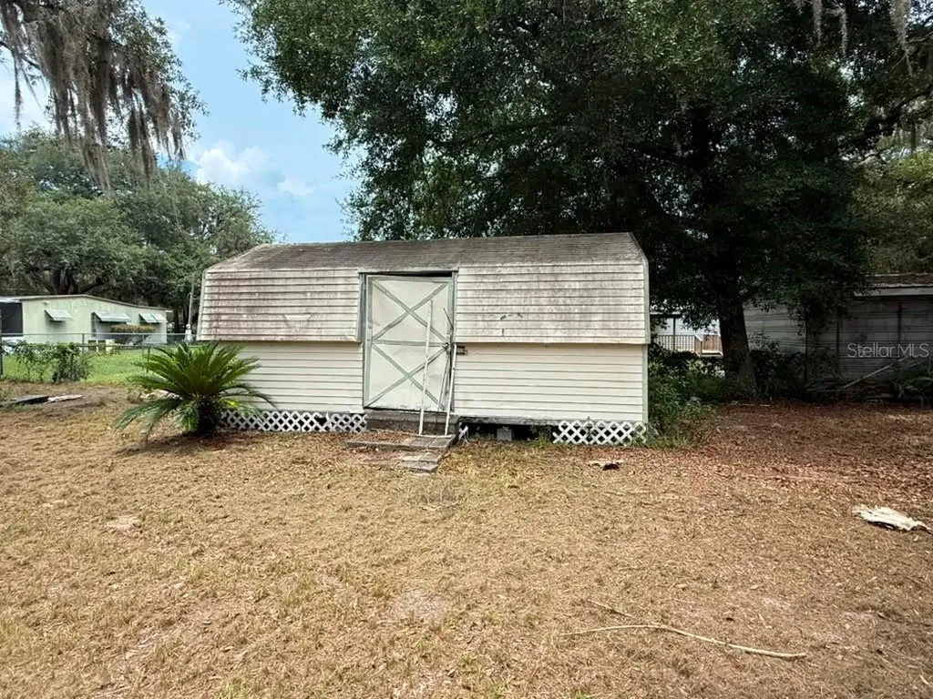 27416 Walnut Avenue Okahumpka FL 34762