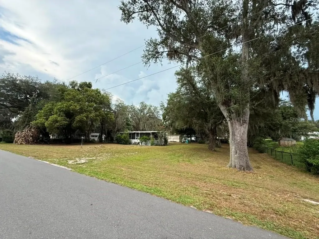 27416 Walnut Avenue Okahumpka FL 34762