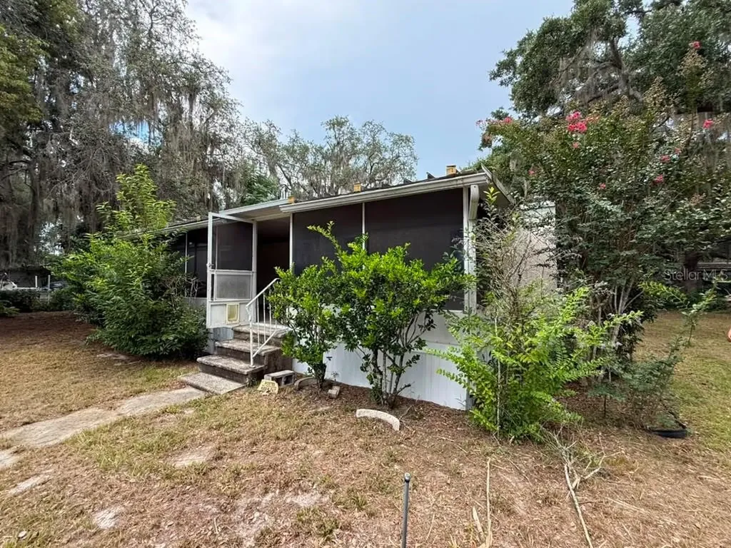 27416 Walnut Avenue Okahumpka FL 34762