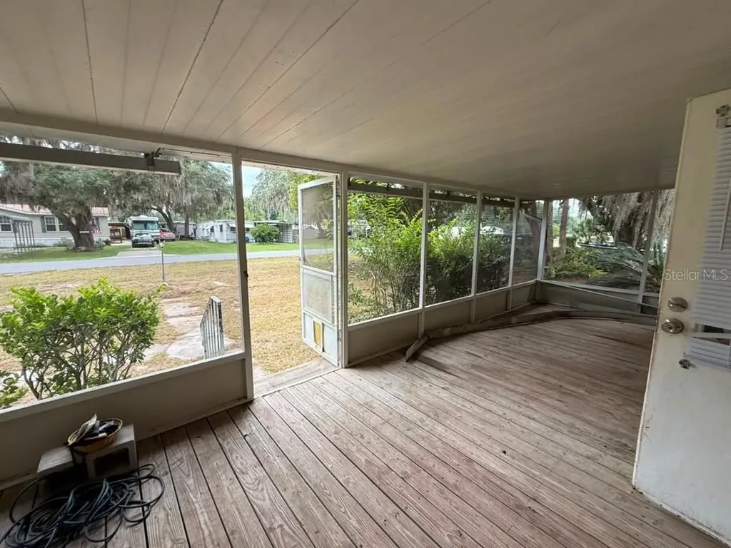 27416 Walnut Avenue Okahumpka FL 34762
