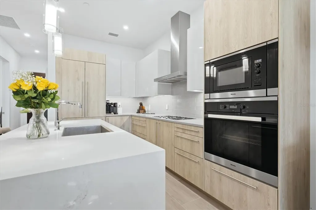 33 S Palm Avenue Sarasota FL 34236