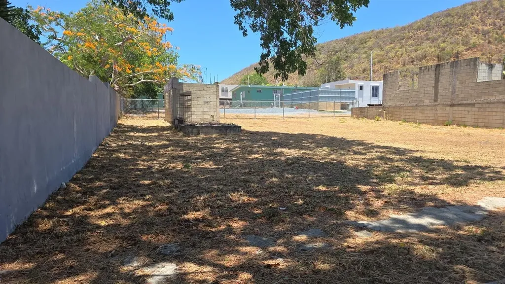 Extensión Baco #6 Barrio Montalva, Ensenada, Guánica Ensenada PR 00647
