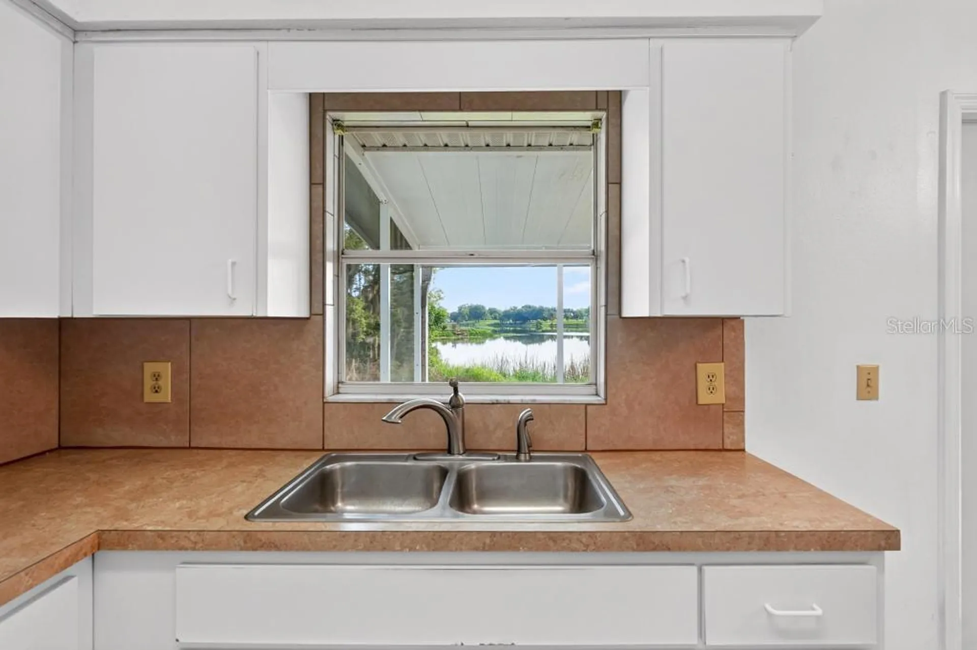 57 Cayman Circle Umatilla FL 32784