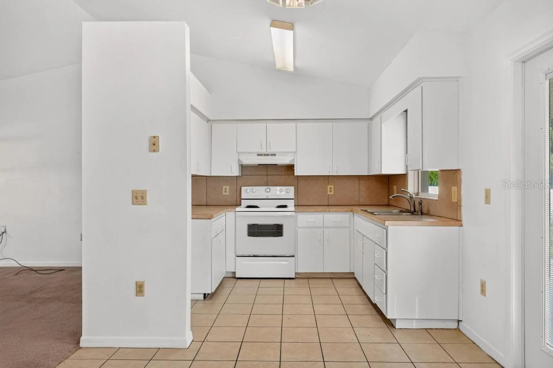 57 Cayman Circle Umatilla FL 32784
