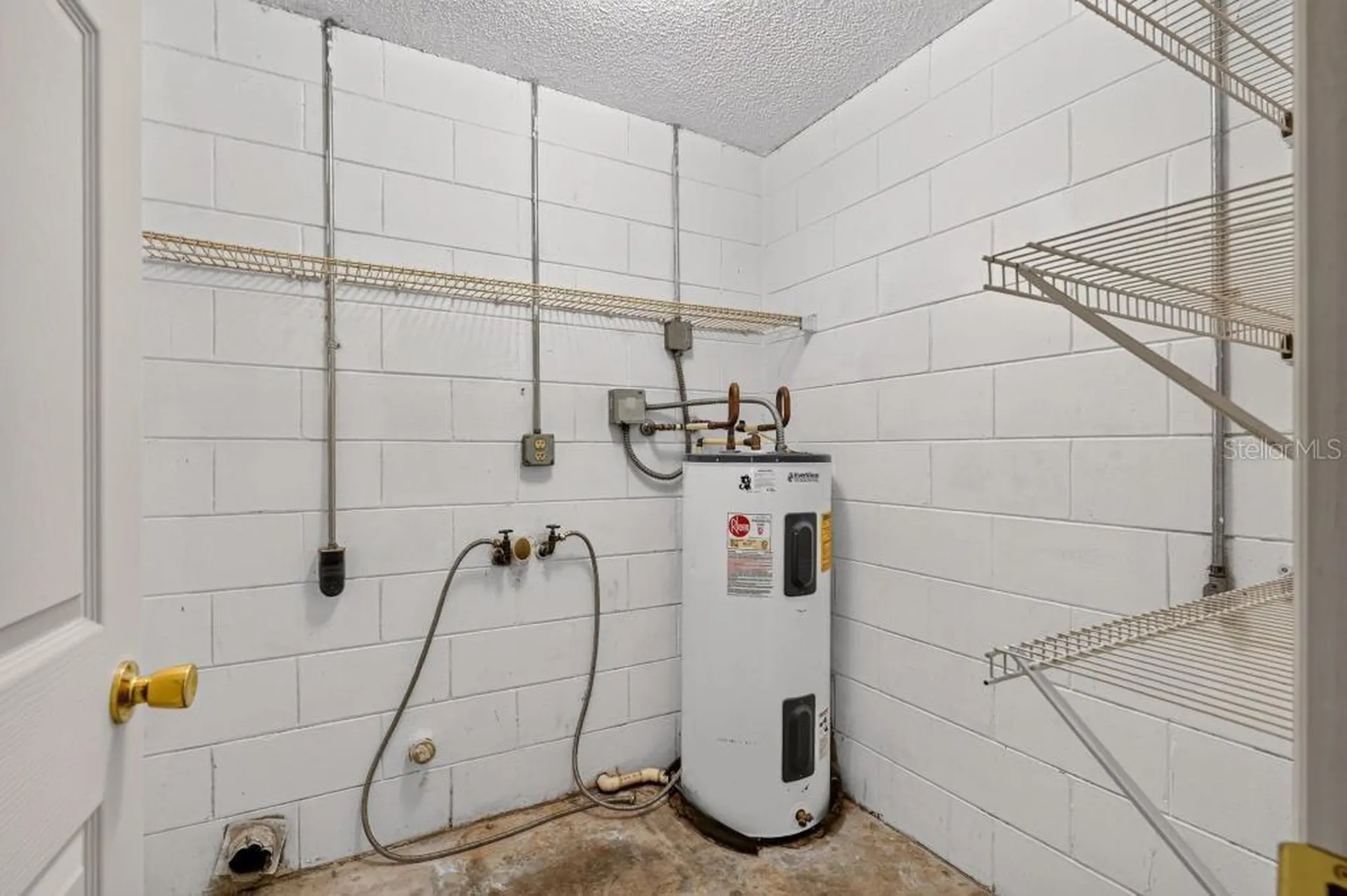 57 Cayman Circle Umatilla FL 32784