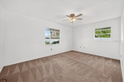 57 Cayman Circle Umatilla FL 32784