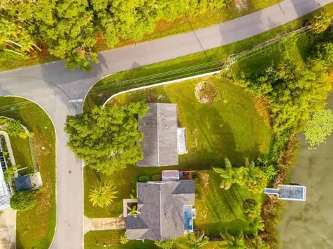 57 Cayman Circle Umatilla FL 32784