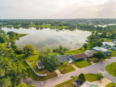 57 Cayman Circle Umatilla FL 32784