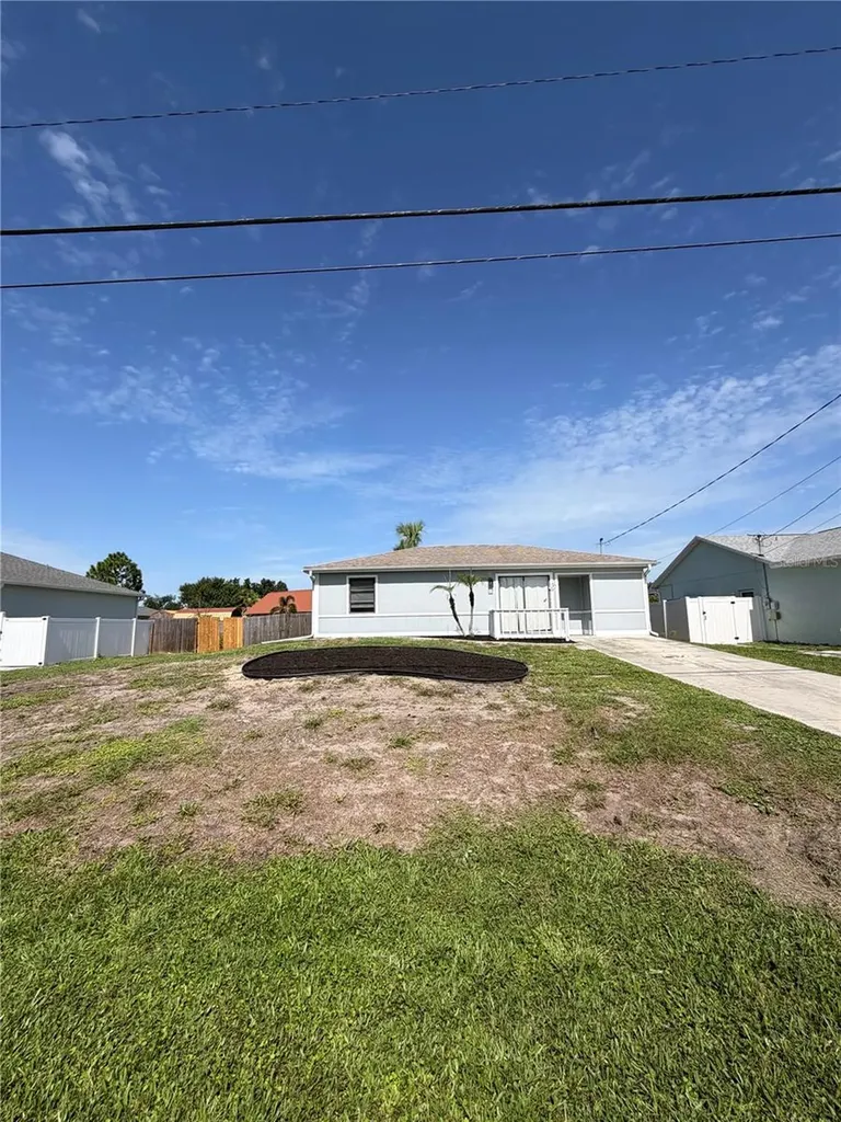 11748 Oceanspray Boulevard Englewood FL 34224