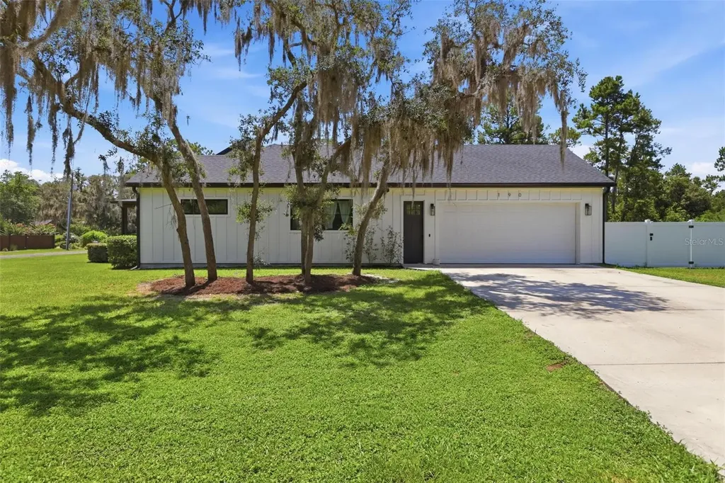 190 Scenic Magnolia Drive Deland FL 32724