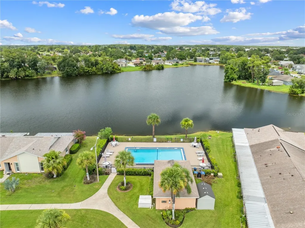59 E Country Cove Kissimmee FL 34741
