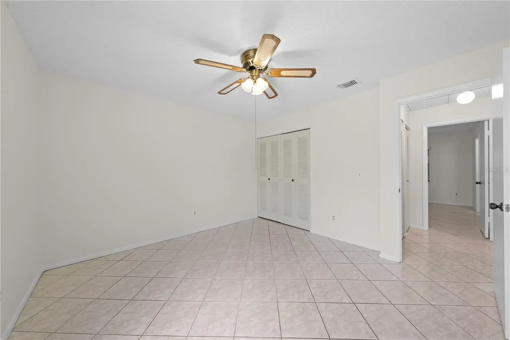 59 E Country Cove Kissimmee FL 34741