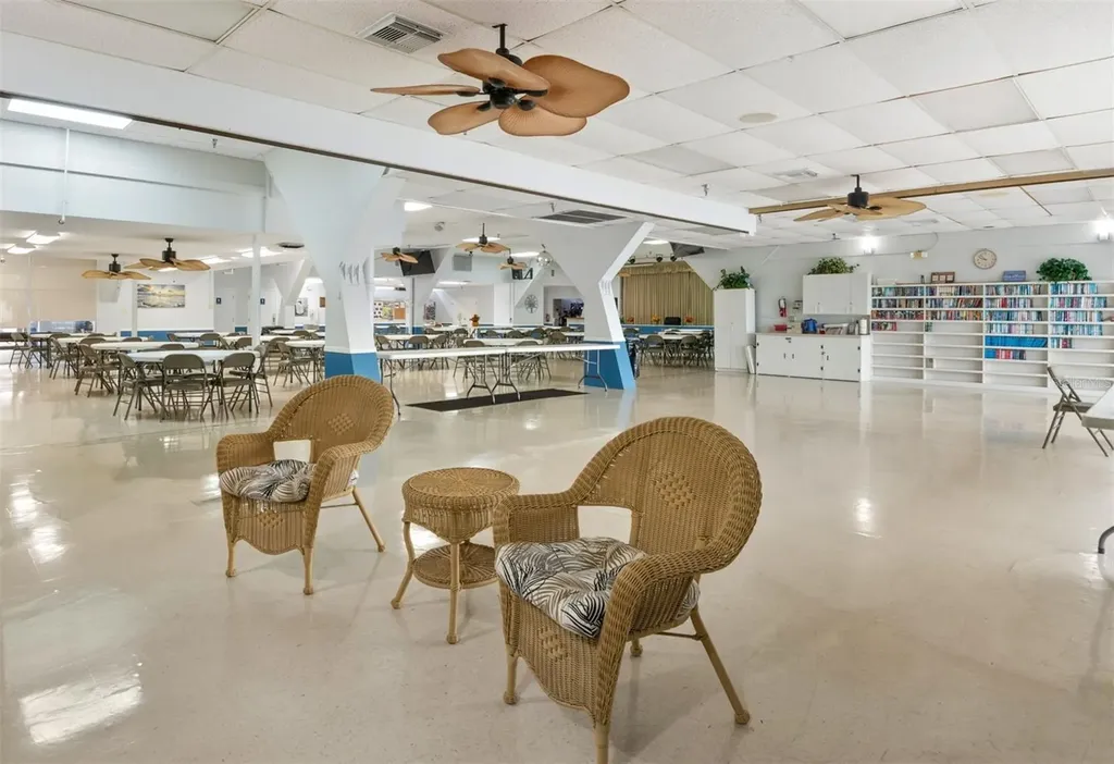 7028 Mount Jupiter Drive NE St Petersburg FL 33702