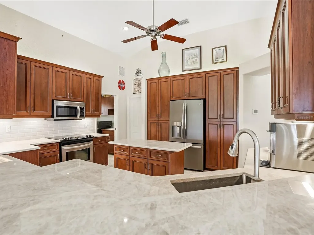 61 Pine Valley Court Rotonda West FL 33947