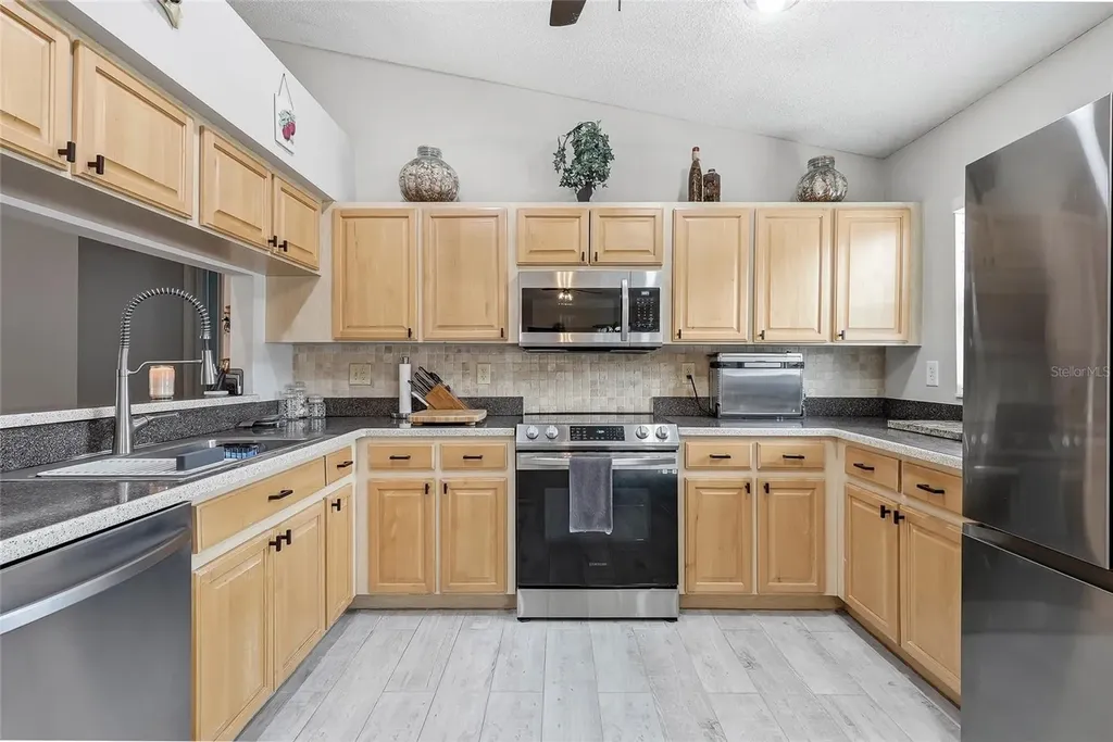 11026 Streamside Drive Tampa FL 33624