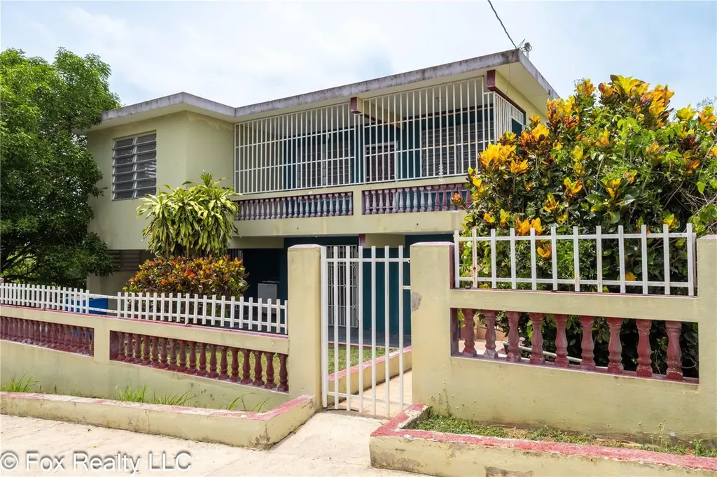 Solar B Avenida Maria Bettega Aguadilla PR 00603