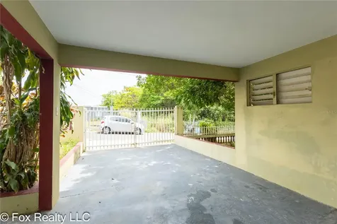 Solar B Avenida Maria Bettega Aguadilla PR 00603