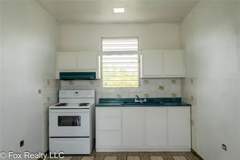 Solar B Avenida Maria Bettega Aguadilla PR 00603