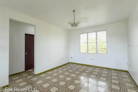 Solar B Avenida Maria Bettega Aguadilla PR 00603