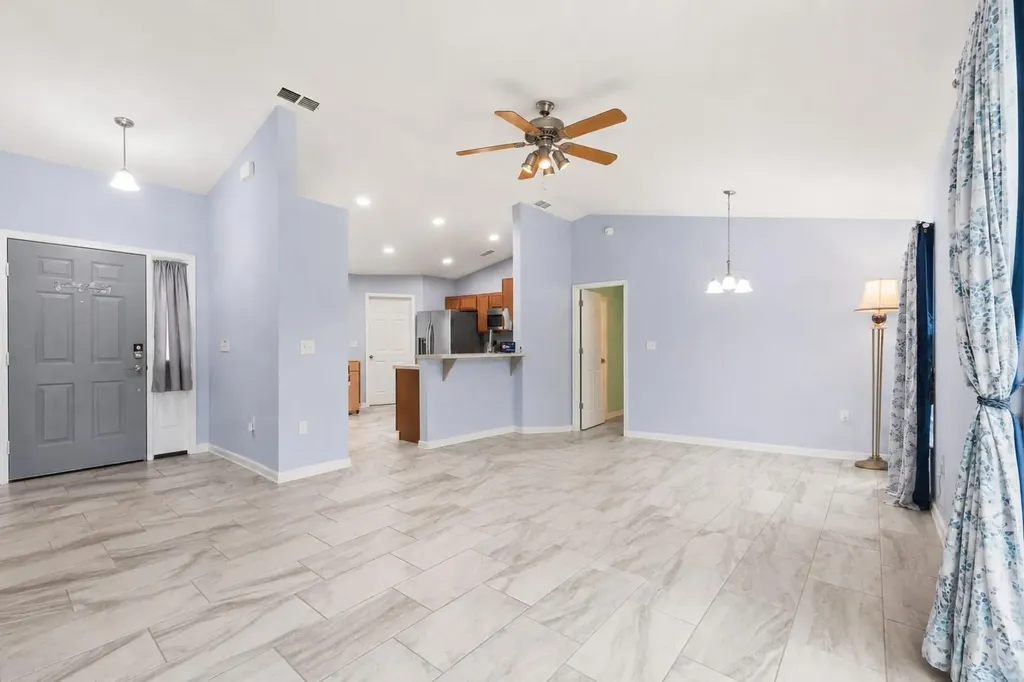1233 Merrimack Drive Davenport FL 33837
