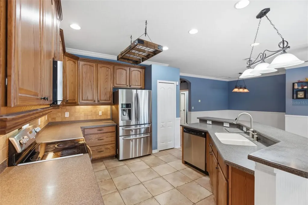718 Griffen Heights Court Ruskin FL 33570
