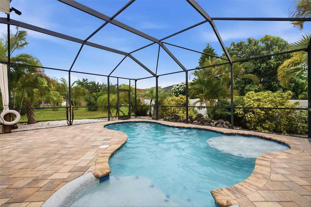 718 Griffen Heights Court Ruskin FL 33570