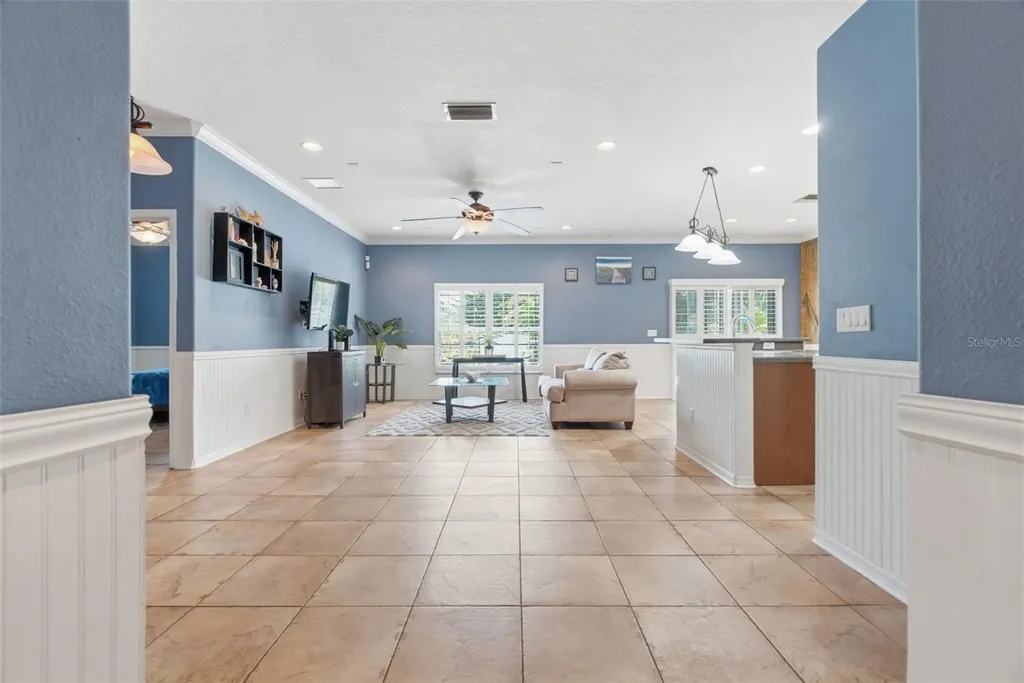 718 Griffen Heights Court Ruskin FL 33570