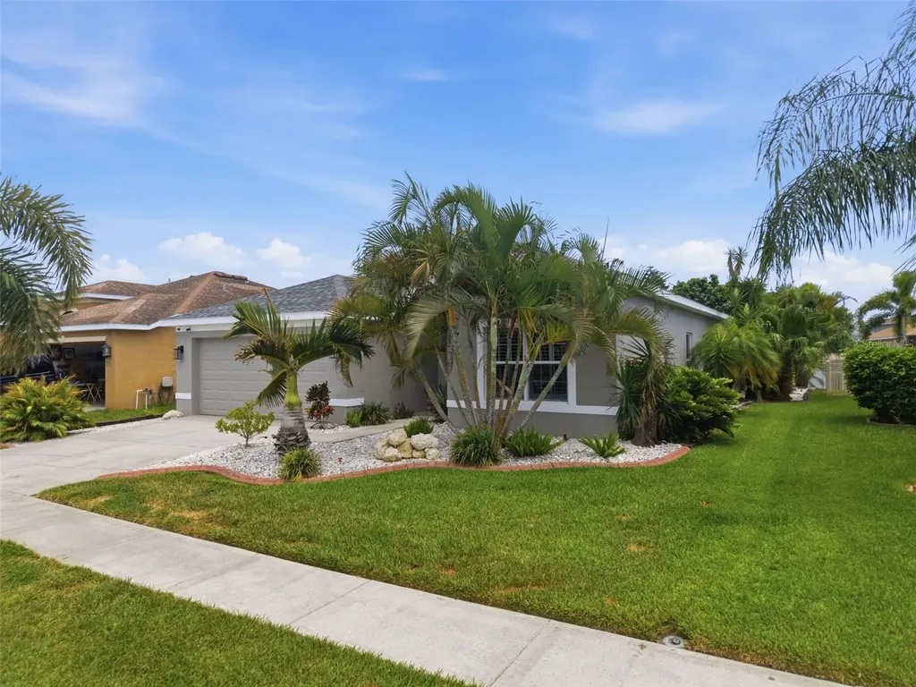 718 Griffen Heights Court Ruskin FL 33570