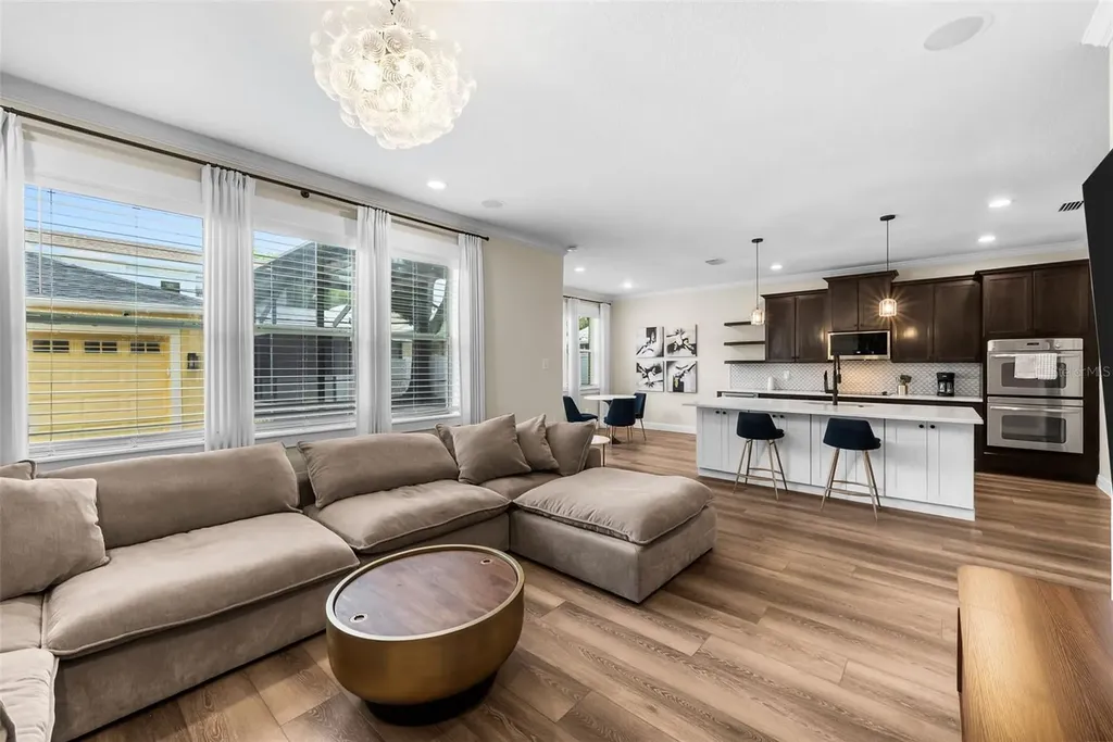 2915 W Bay View Avenue Tampa FL 33611