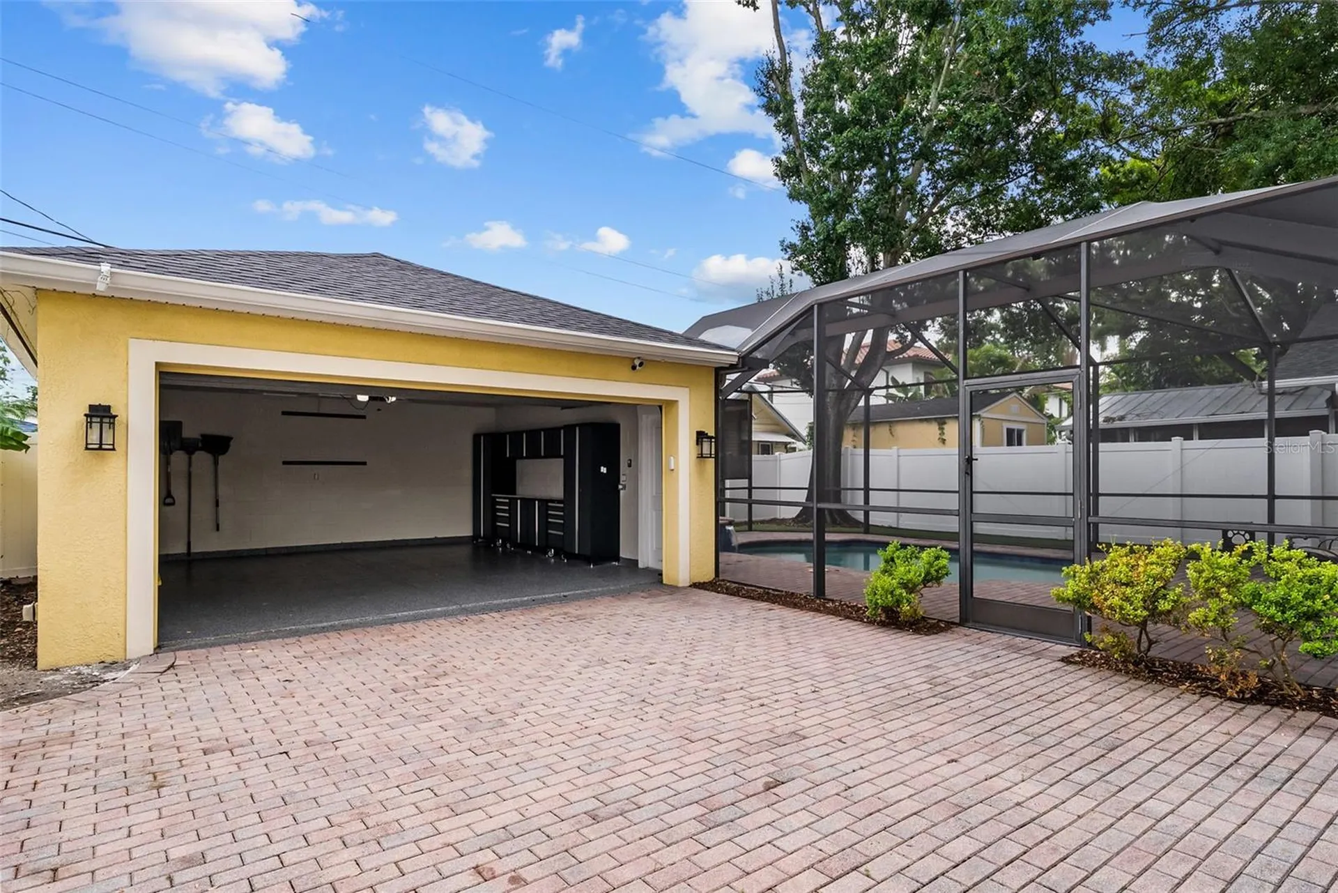 2915 W Bay View Avenue Tampa FL 33611
