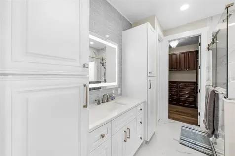 2915 W Bay View Avenue Tampa FL 33611