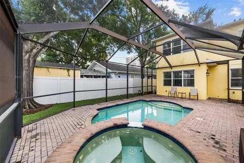 2915 W Bay View Avenue Tampa FL 33611