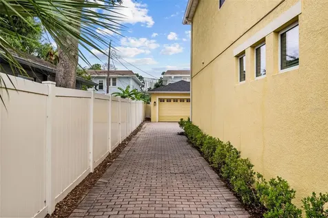 2915 W Bay View Avenue Tampa FL 33611