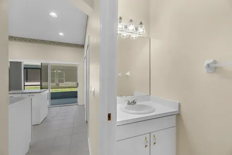 6737 Lake Rochester Lane Gibsonton FL 33534