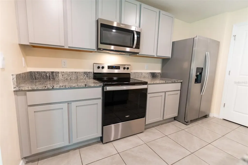 6747 SE 3rd Loop Ocala FL 34472