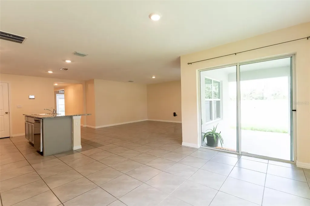 6747 SE 3rd Loop Ocala FL 34472