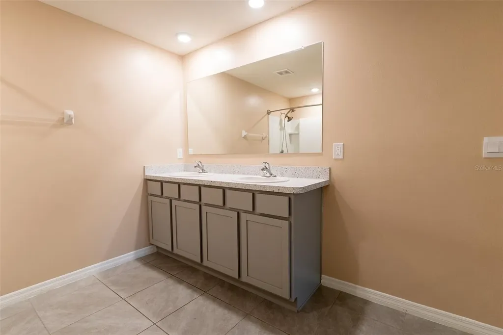 6747 SE 3rd Loop Ocala FL 34472