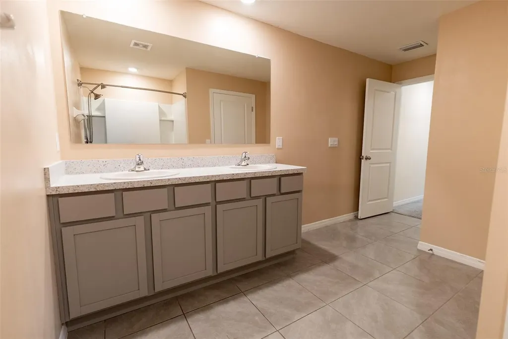 6747 SE 3rd Loop Ocala FL 34472