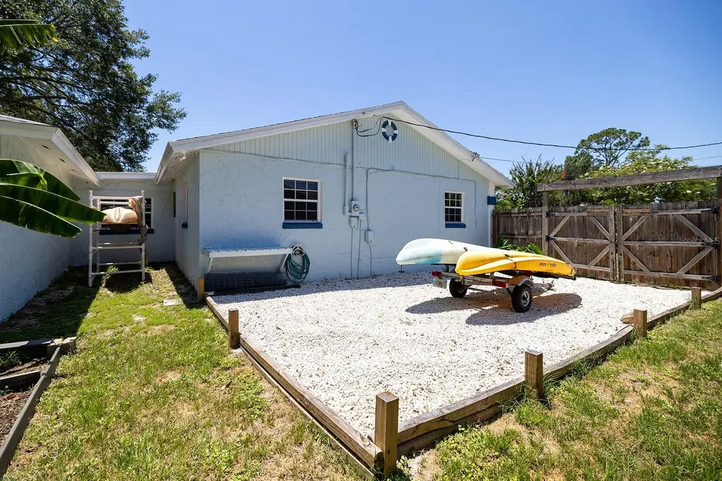 2553 Nordman Avenue New Smyrna Beach FL 32168