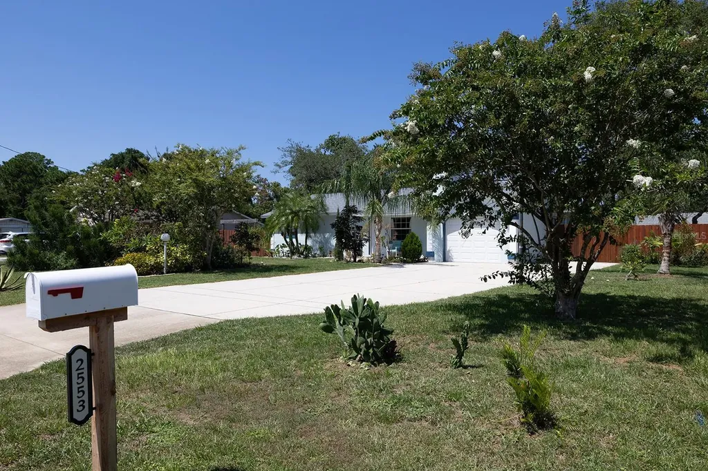 2553 Nordman Avenue New Smyrna Beach FL 32168