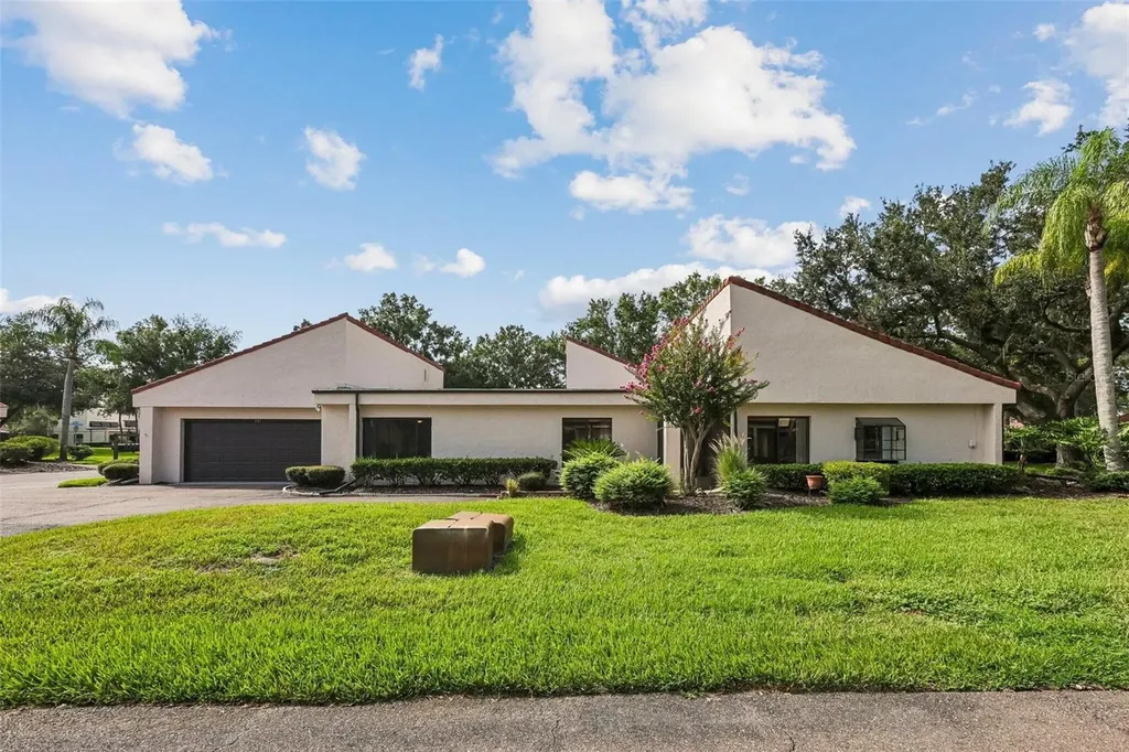 107 Seville Court N Plant City FL 33566